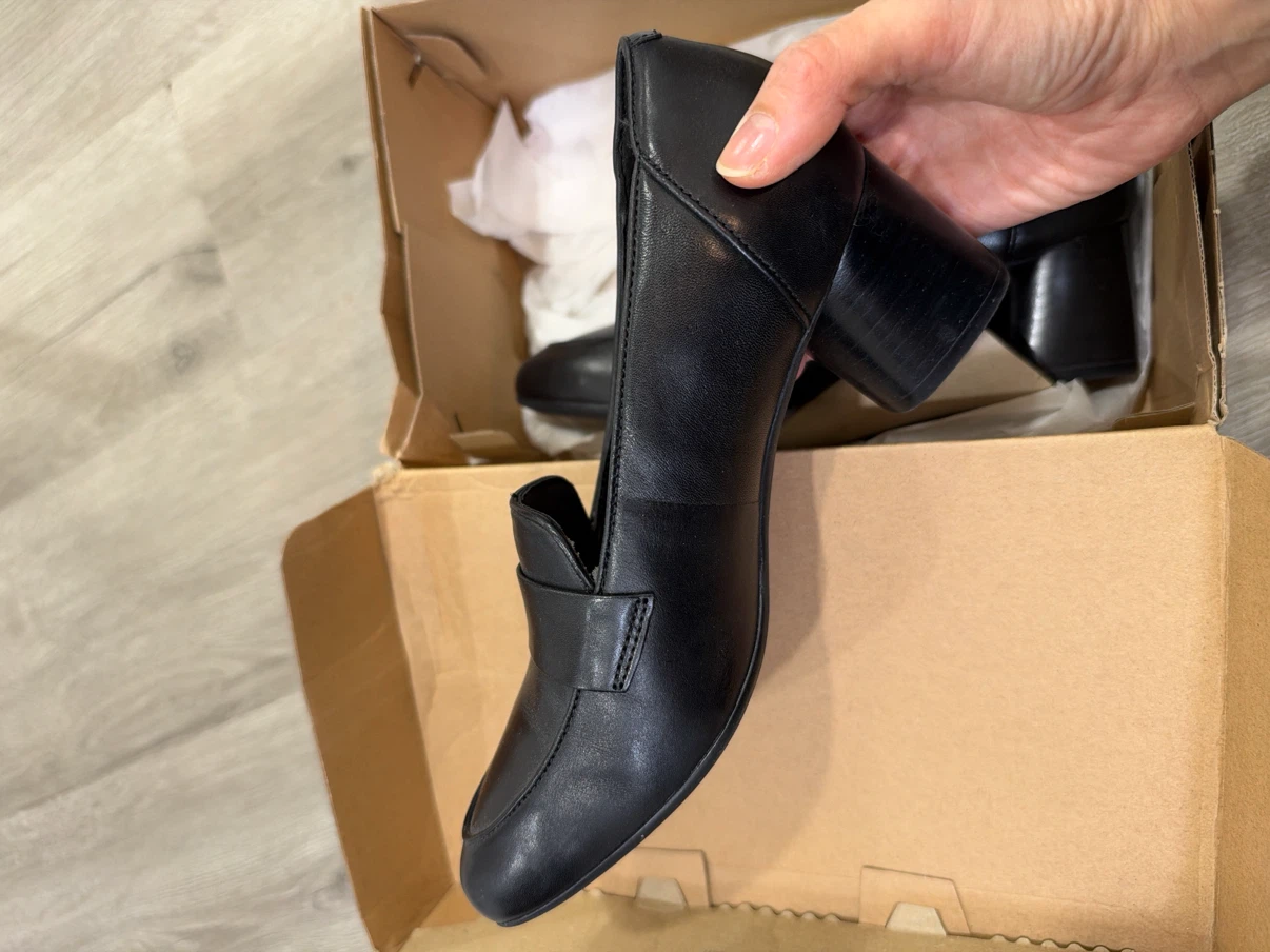 Clarks Un Cosmo Way Black Leather Heels - photo 2