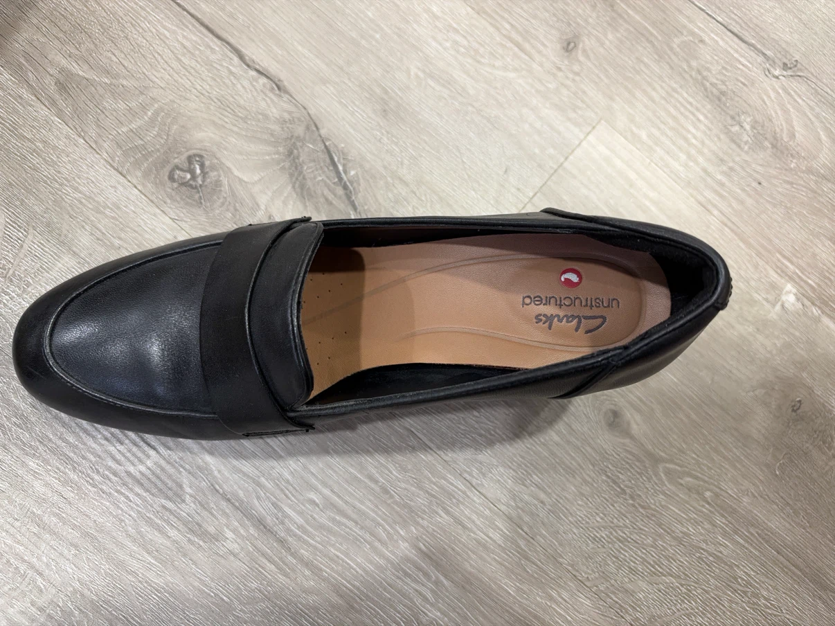 Clarks Un Cosmo Way Black Leather Heels