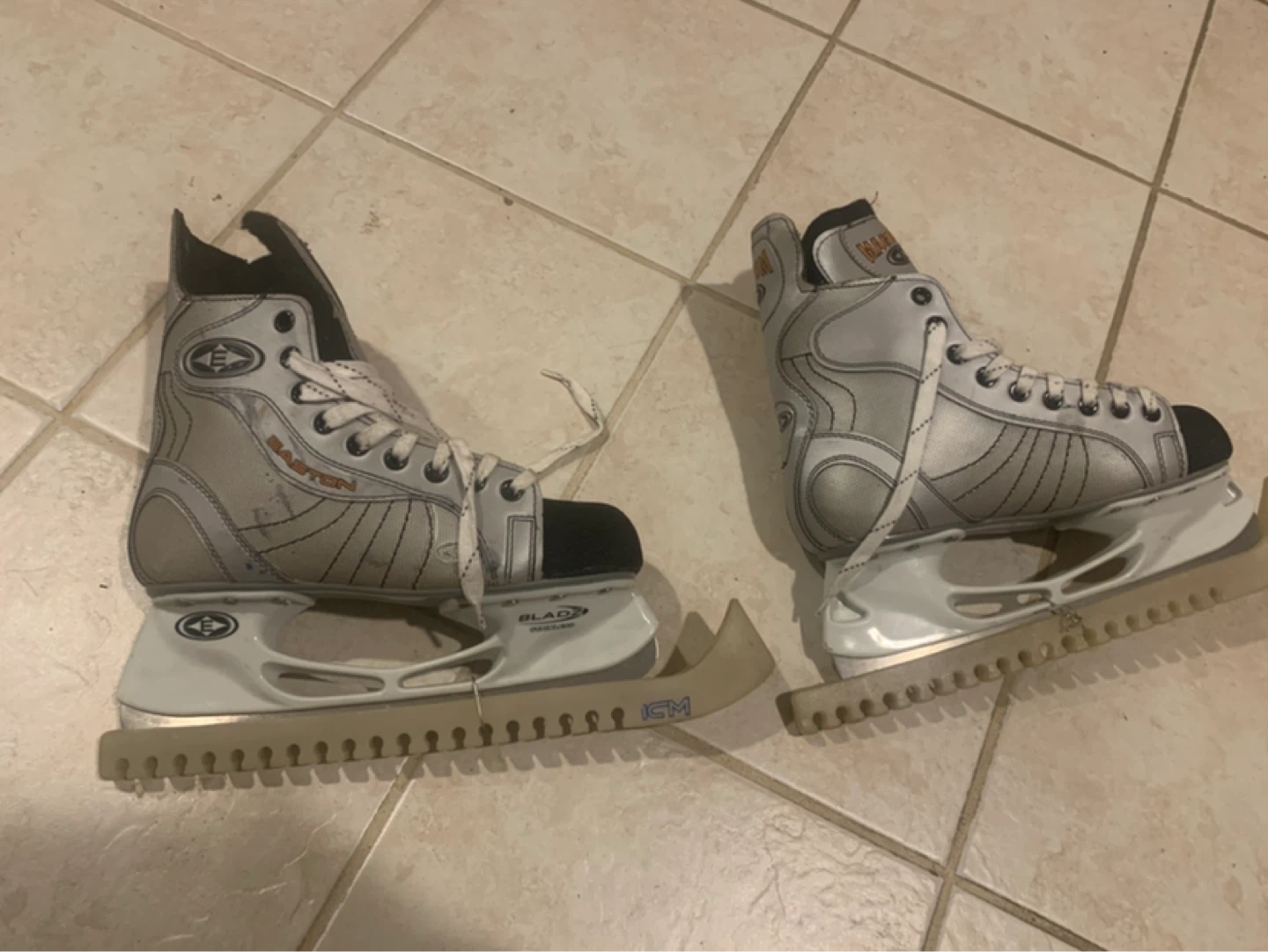 Easton Magnum hockey skates