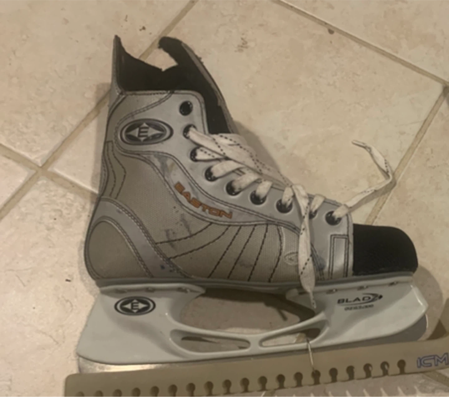 Easton Magnum hockey skates - photo 4