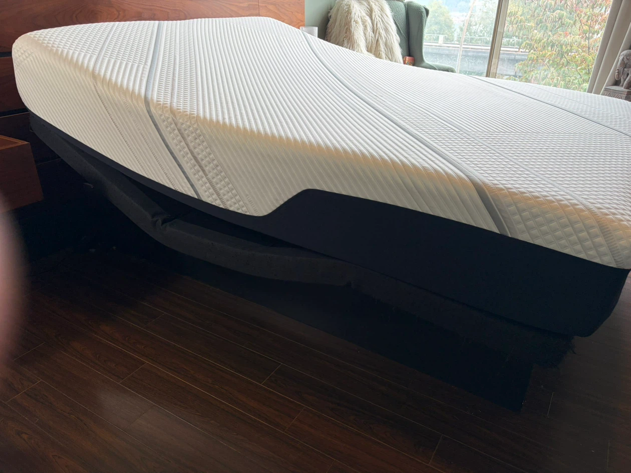 Queen Adjustable bed frame with Tempur-Pedic mattress - photo 3