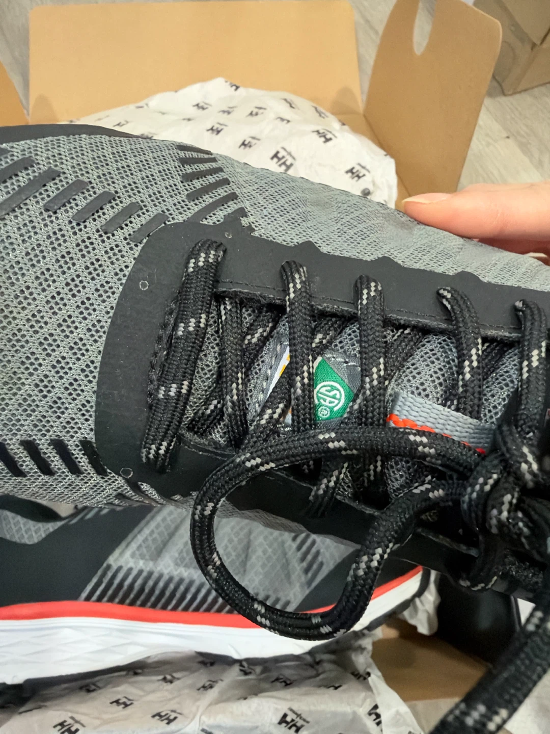 Helly Hansen Workwear Shoes - Size 7.5 - photo 2