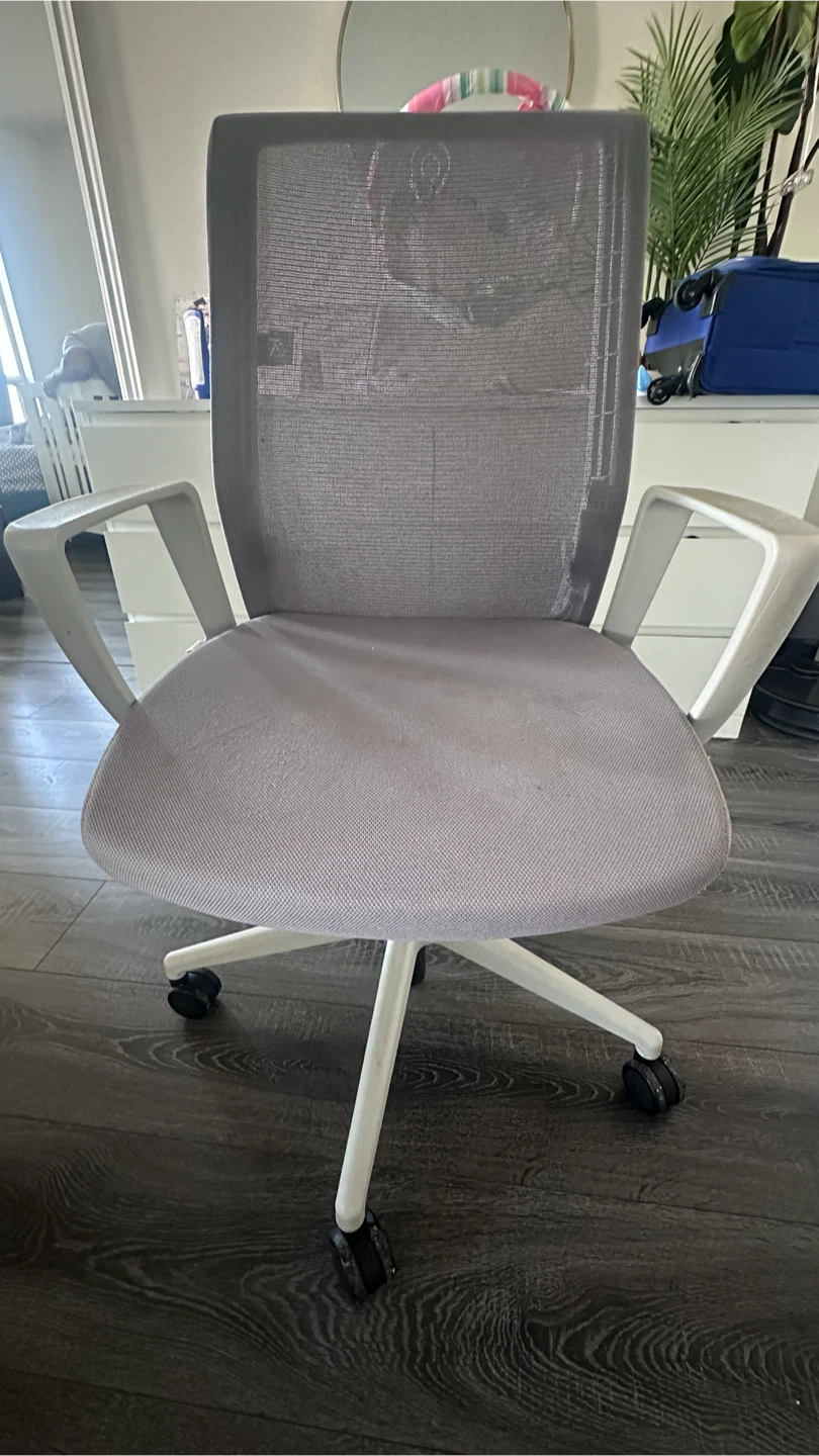 Ergonomic Mesh Office Chair -excellent condition