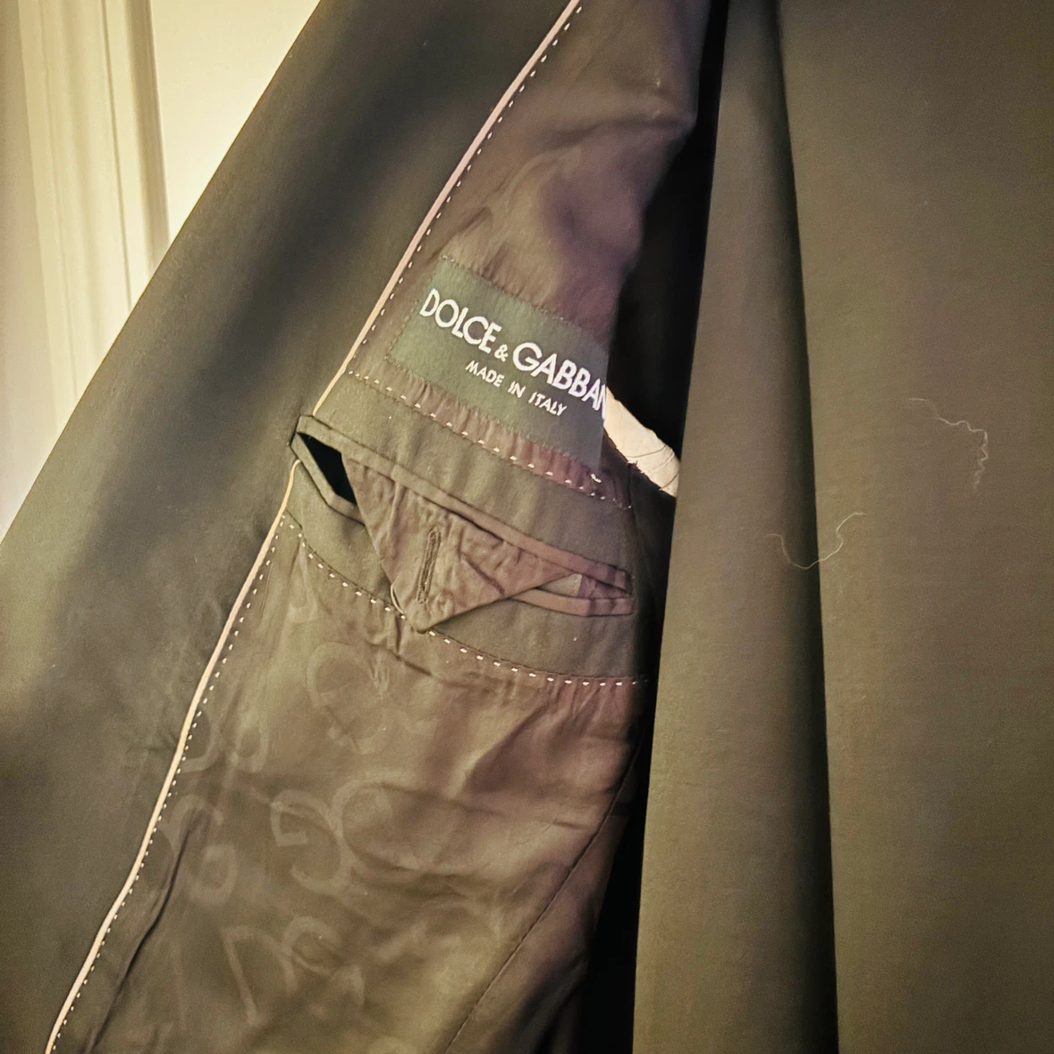 $6000 Dolce & Gabbana Martini Wool and Silk Suit - photo 3