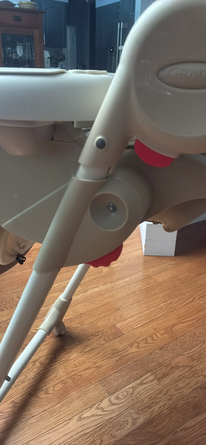 Graco High Chair - photo 2