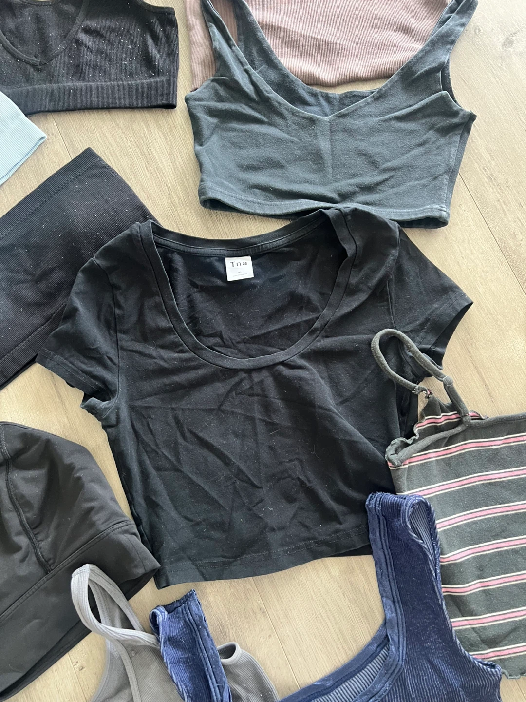 Tna and assorted Tops Bundle - photo 5
