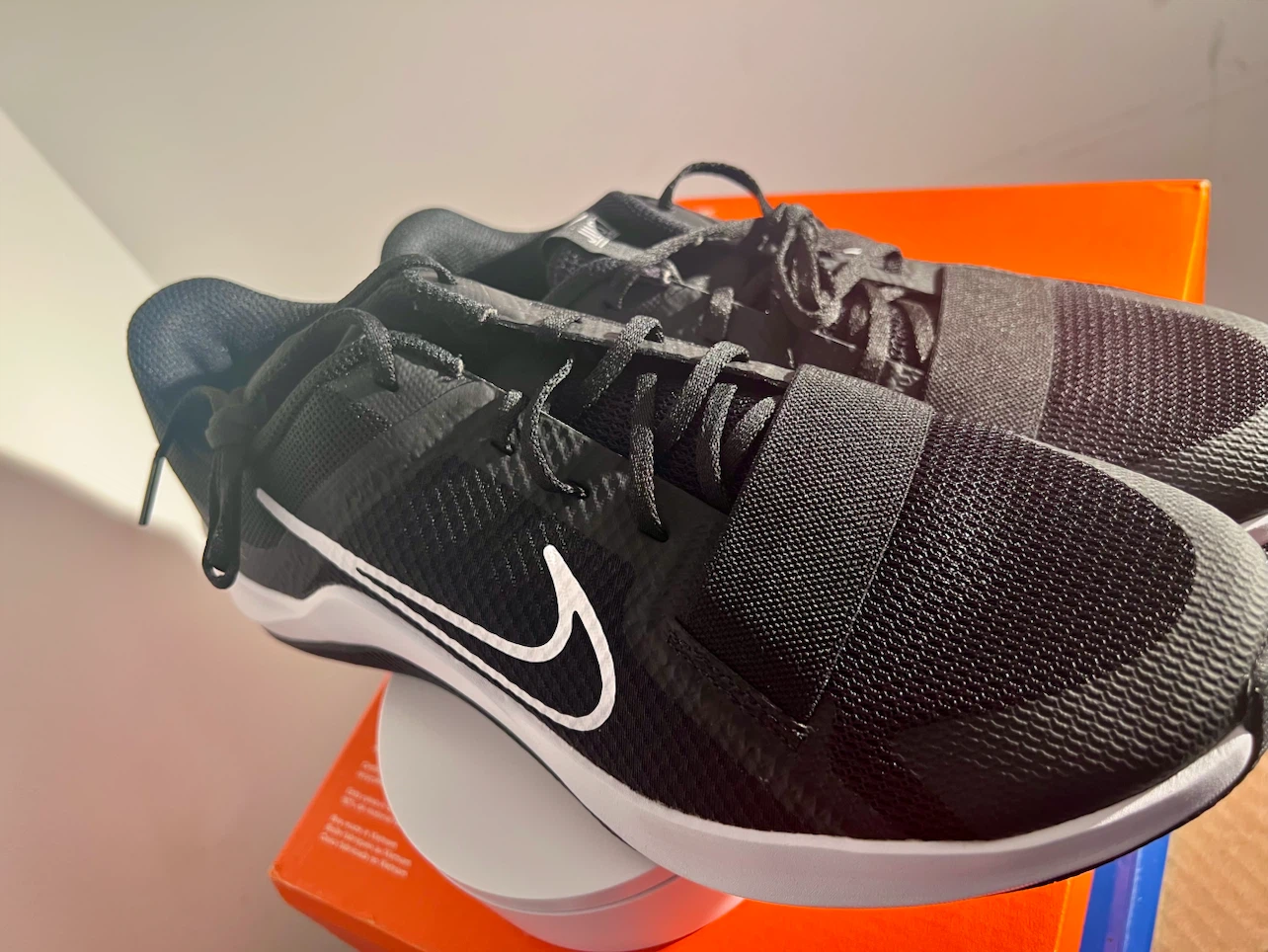 BRAND NEW - Nike Womens MC Trainer 2 - US 11W / 9.5M - photo 4