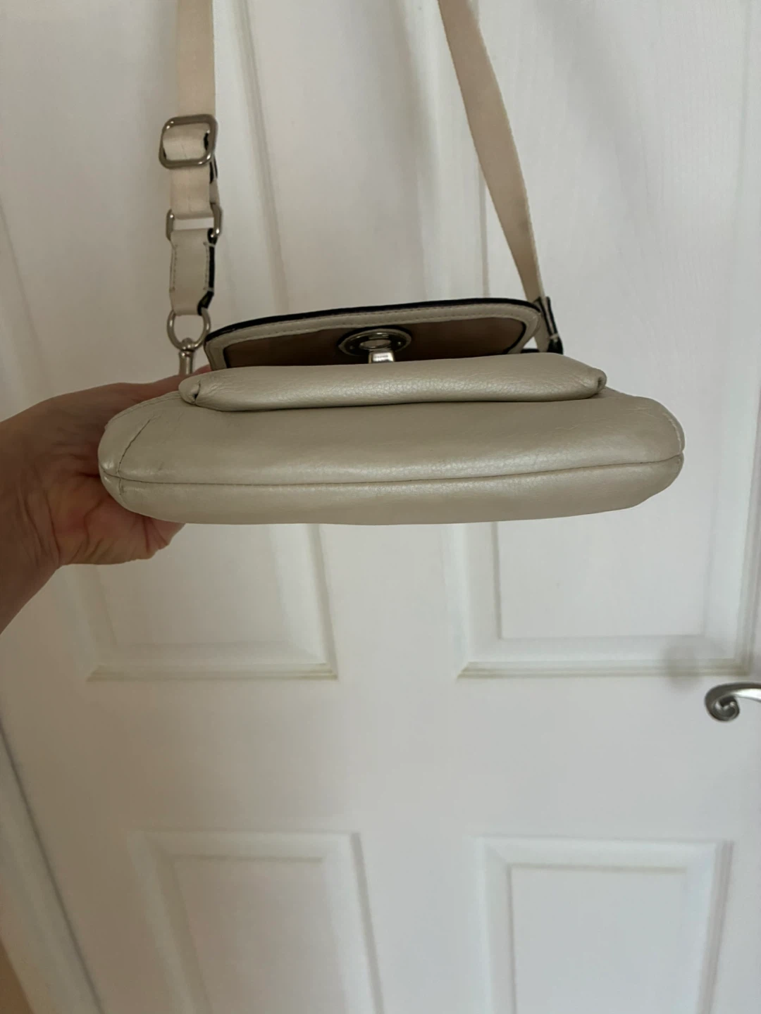 Cream Leather Crossbody Purse - photo 4