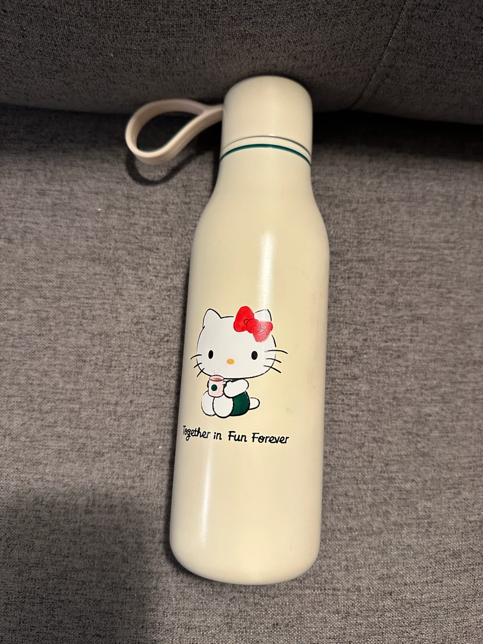 Starbucks x Hello Kitty Water Bottle - photo 3