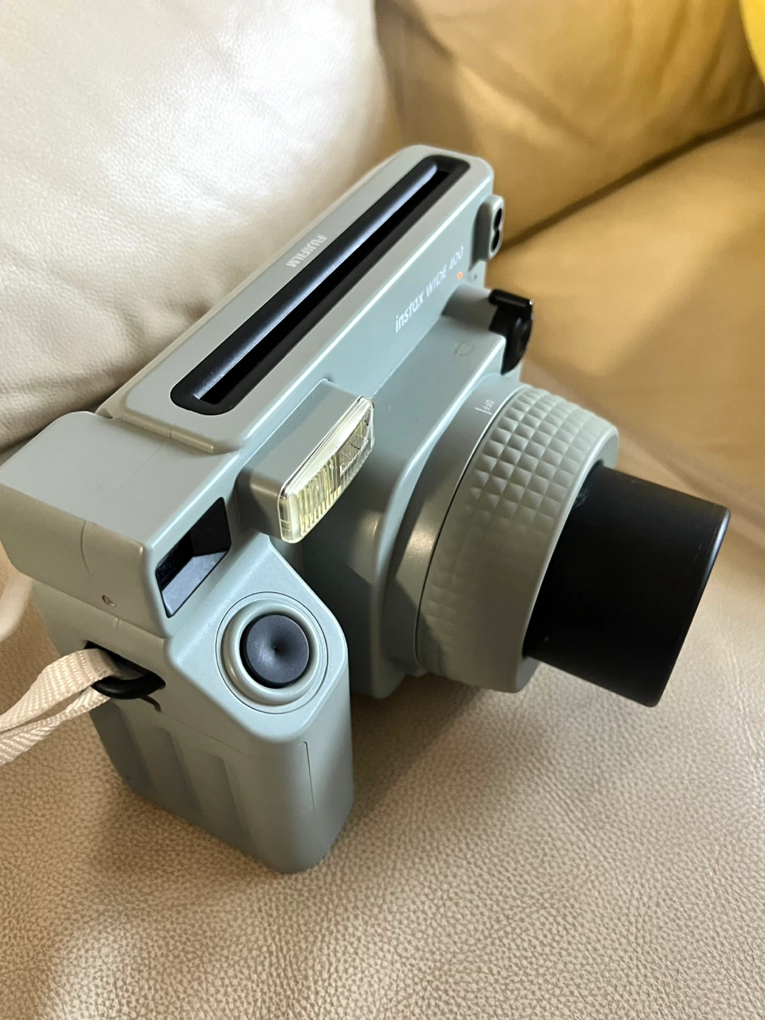 Fujifilm Instax Wide 400 Instant Camera - photo 2