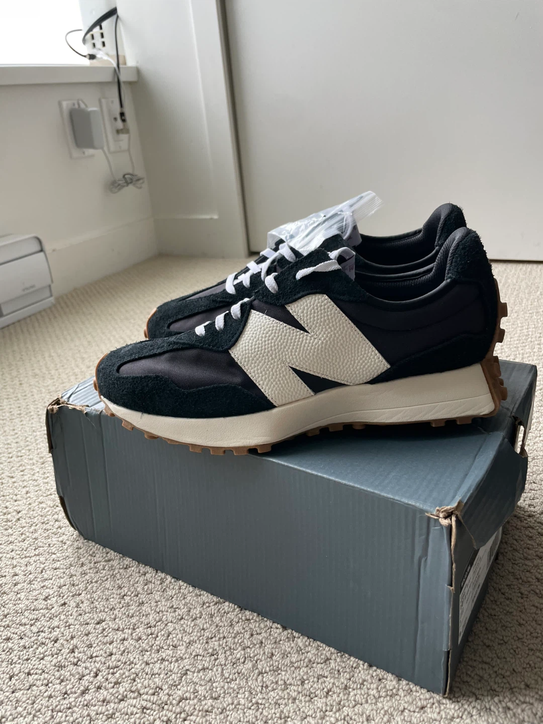New Balance 327 Sneakers Black/White - photo 2