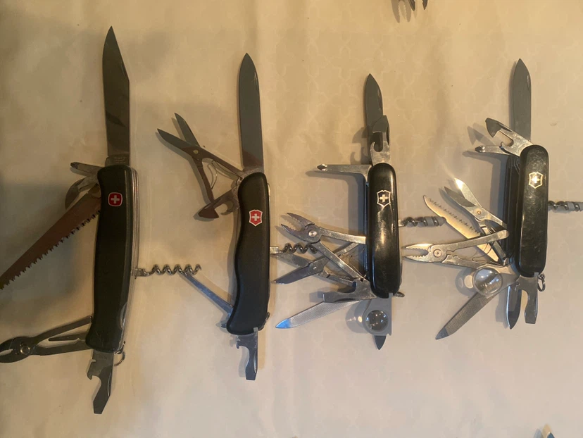 Set of 4 Swiss Army Knives