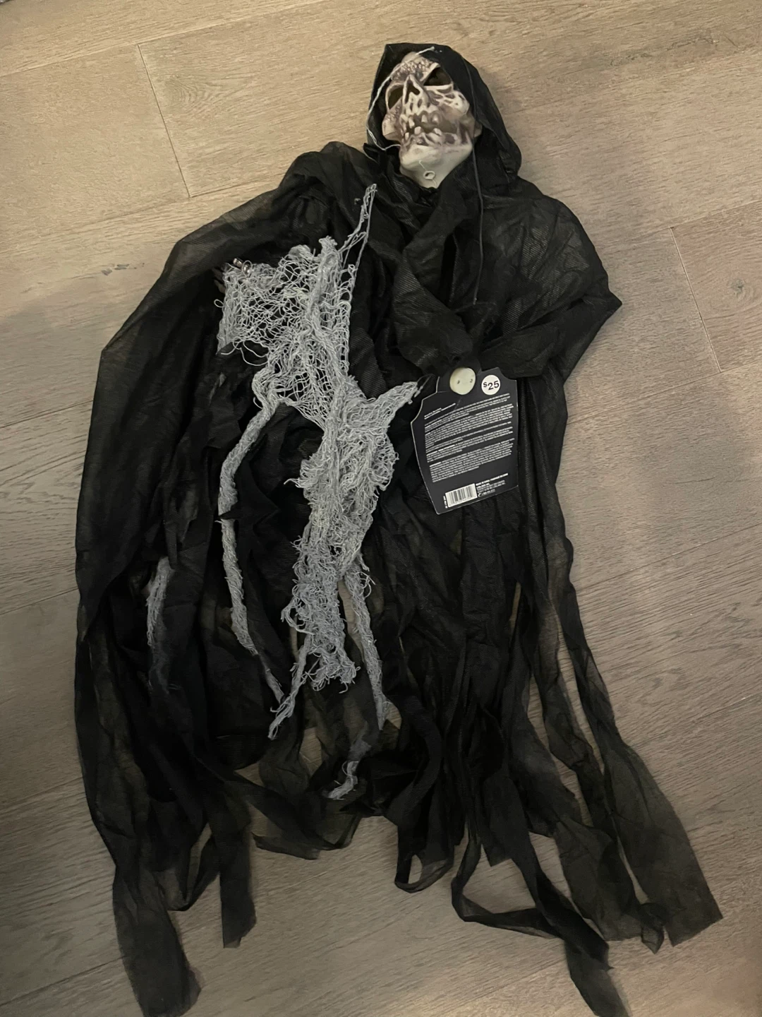 NEW! Light-Up Hanging Skeleton Halloween Reaper