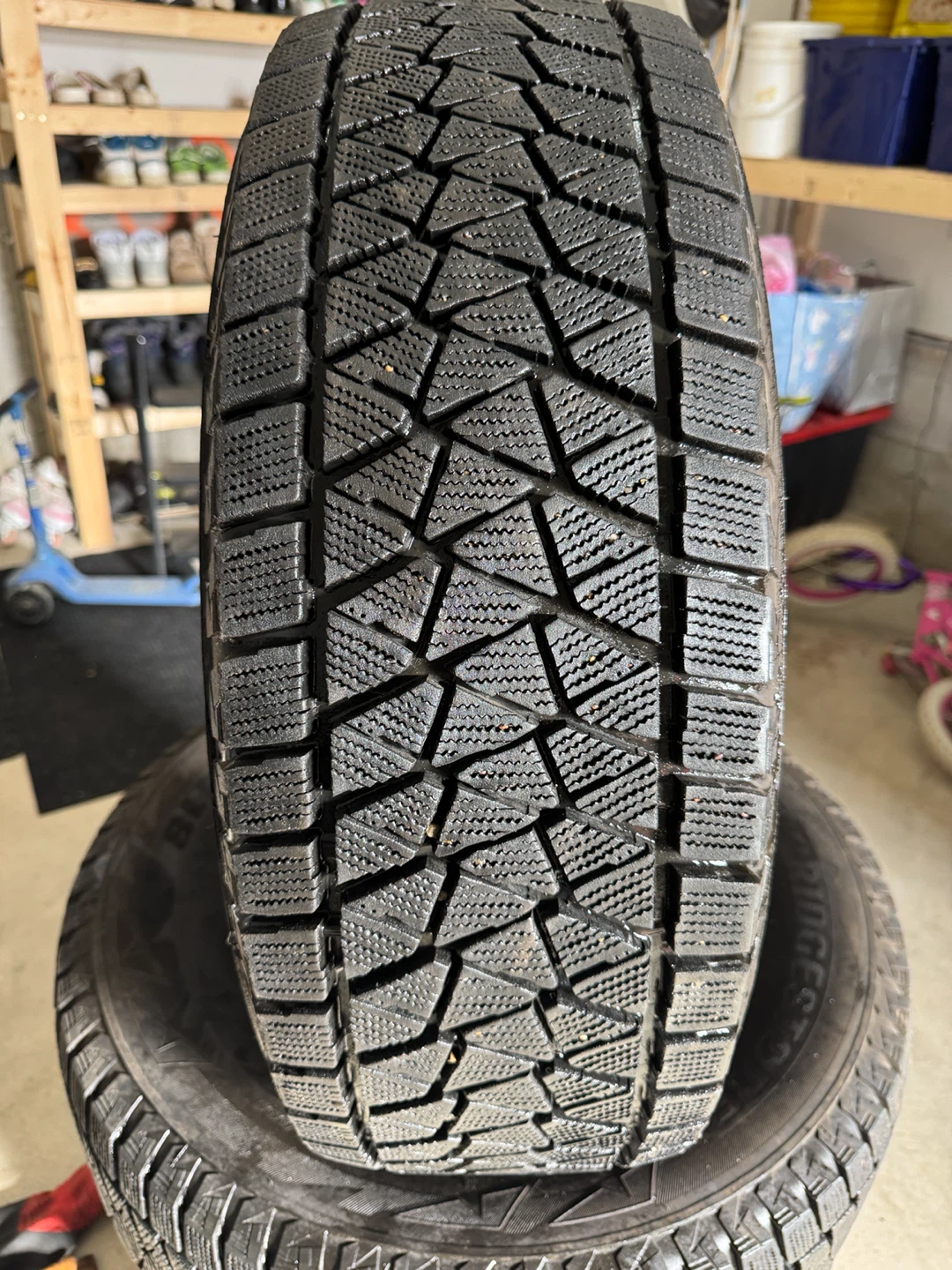 265/70R17 Bridgestone Blizzak Set of 4 - 96% Tread (dot 2025) - photo 3