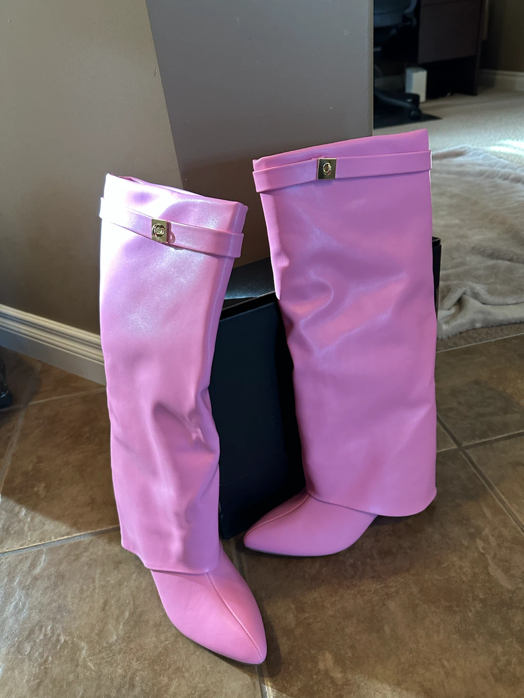 New size 7.5 pull on knee high fashion boots