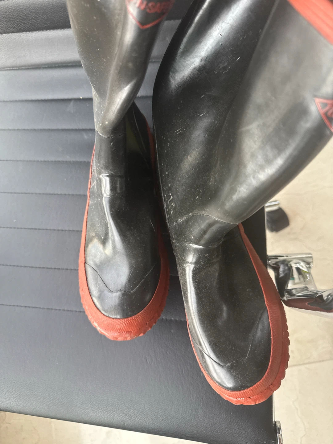 Tuf-Safe Rubber Boots Size 6