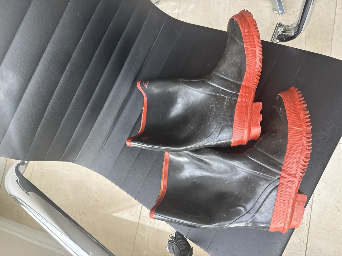 Tuf-Safe Rubber Boots Size 6 - photo 3