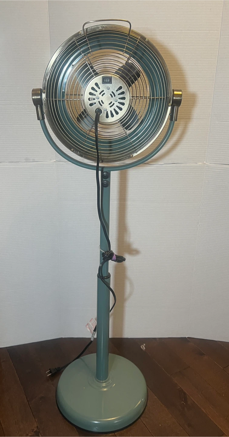 Retro Style Metal Pedestal Fan - photo 2