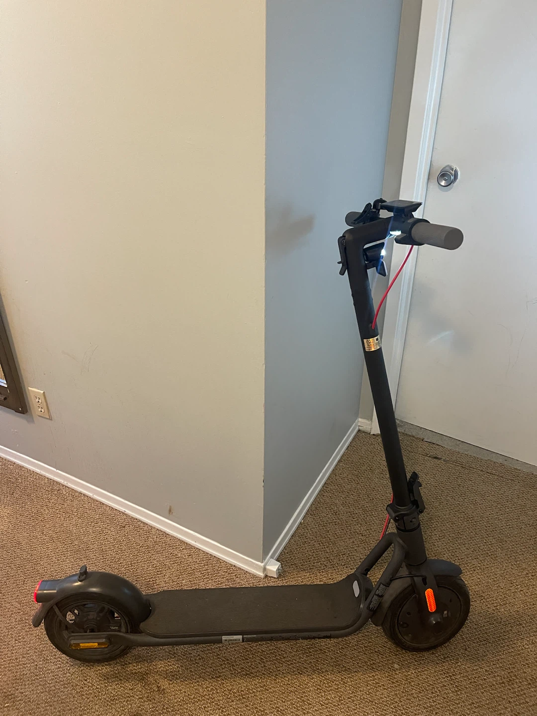 NAVEE v25 Electric Scooter - photo 2