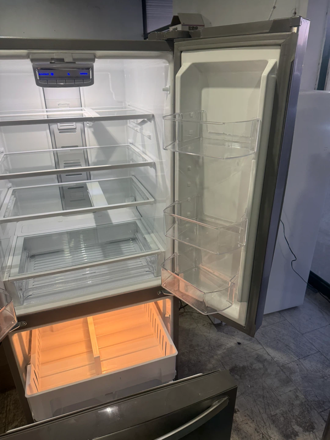 Whirlpool 30”French Door Refrigerator - photo 3