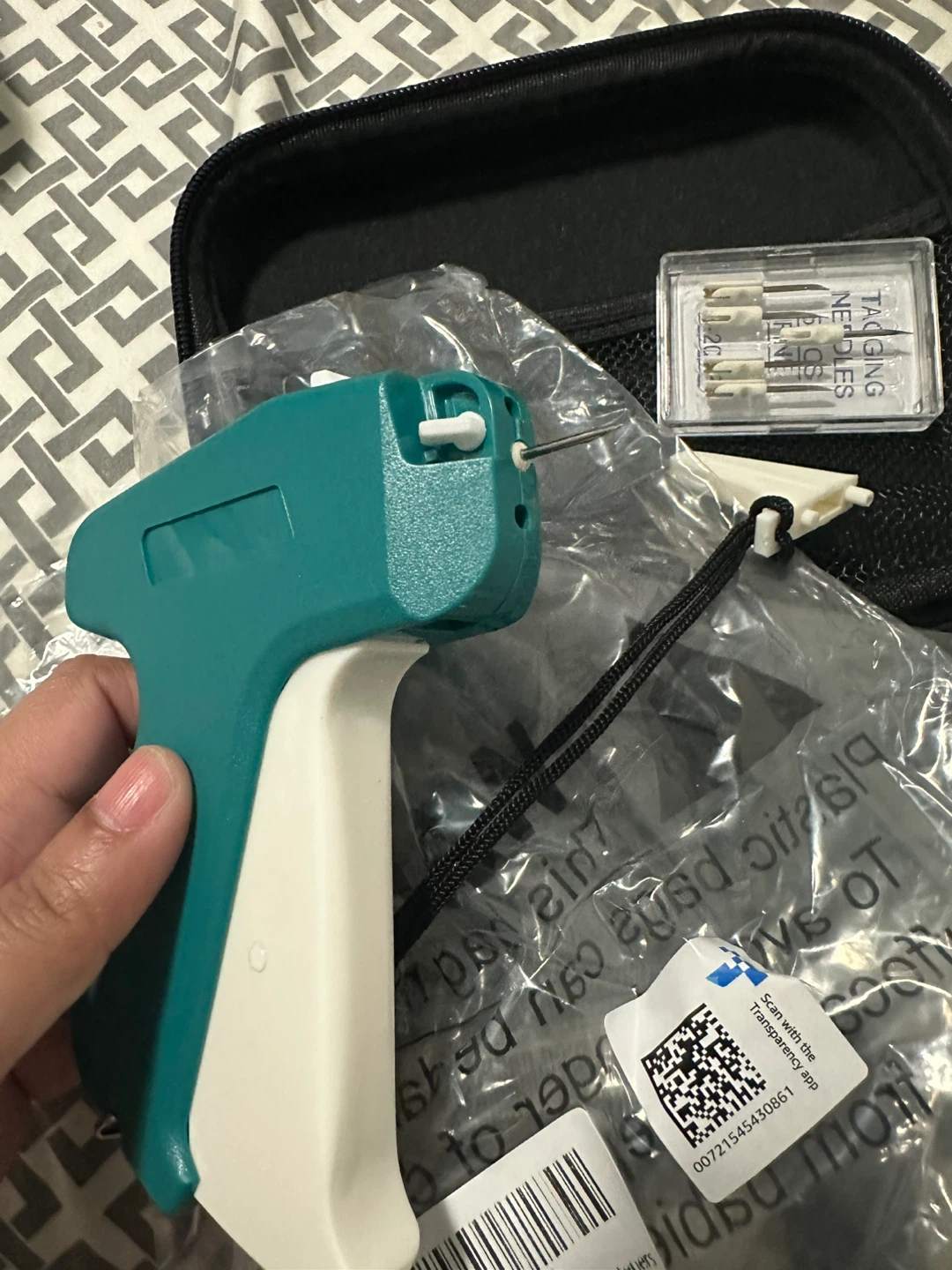 Stitch Gun Kit for Clothes & Quick Repairs (New) - photo 2