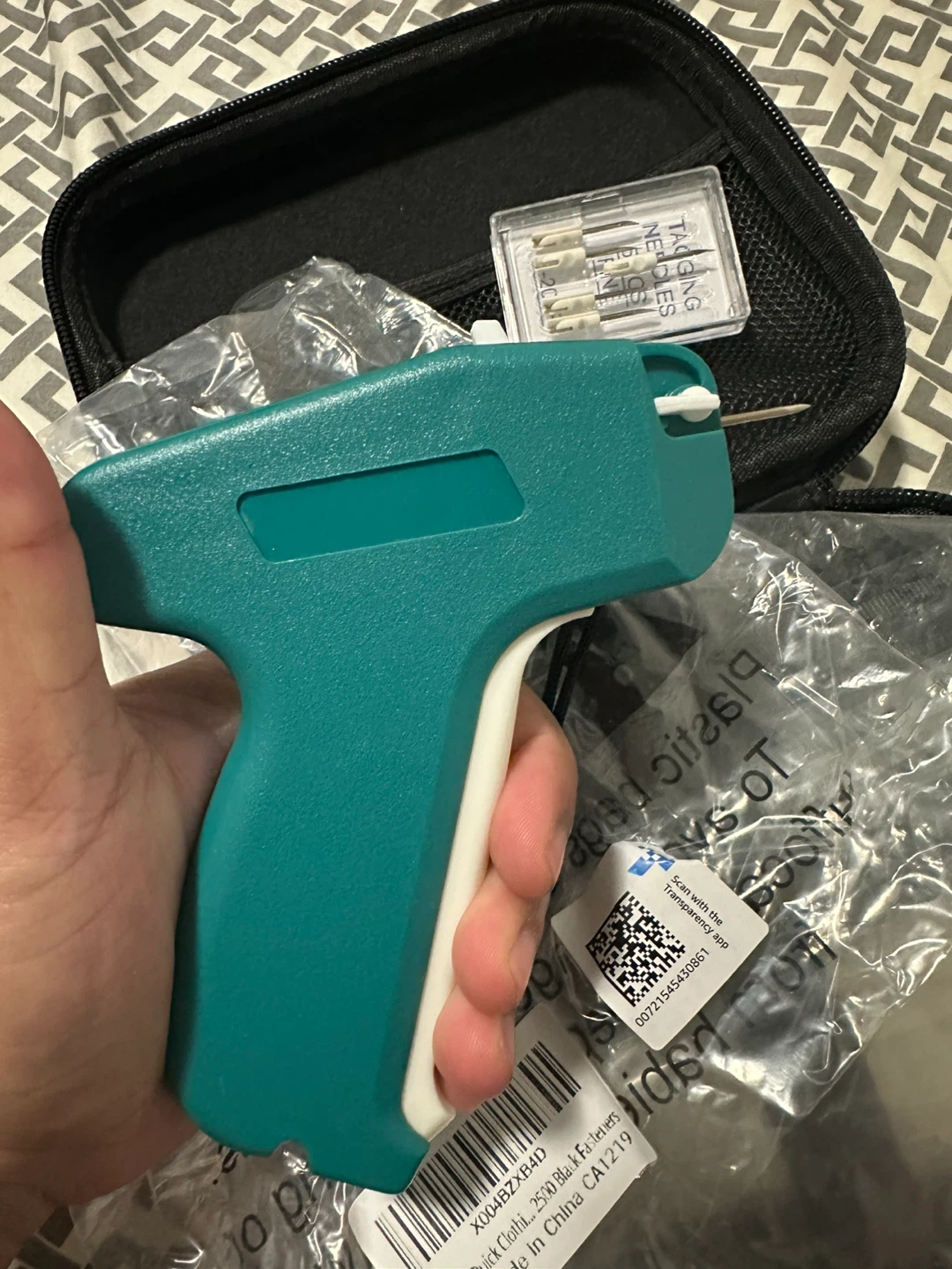 Stitch Gun Kit for Clothes & Quick Repairs (New) - photo 3