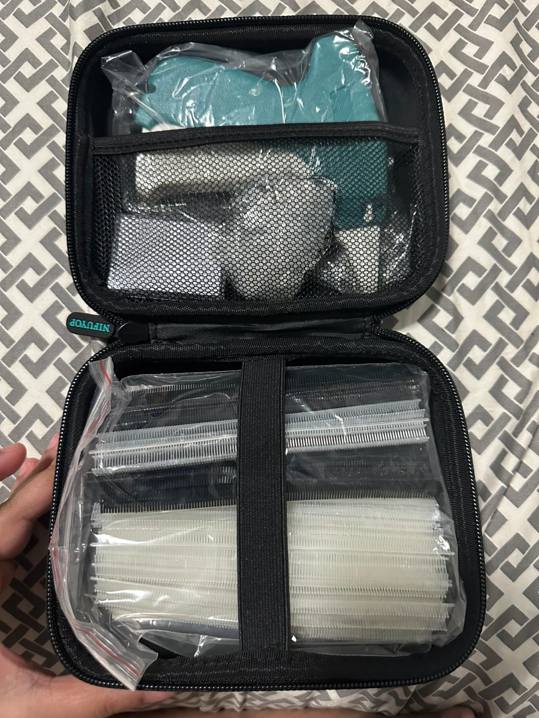 Stitch Gun Kit for Clothes & Quick Repairs (New) - photo 4