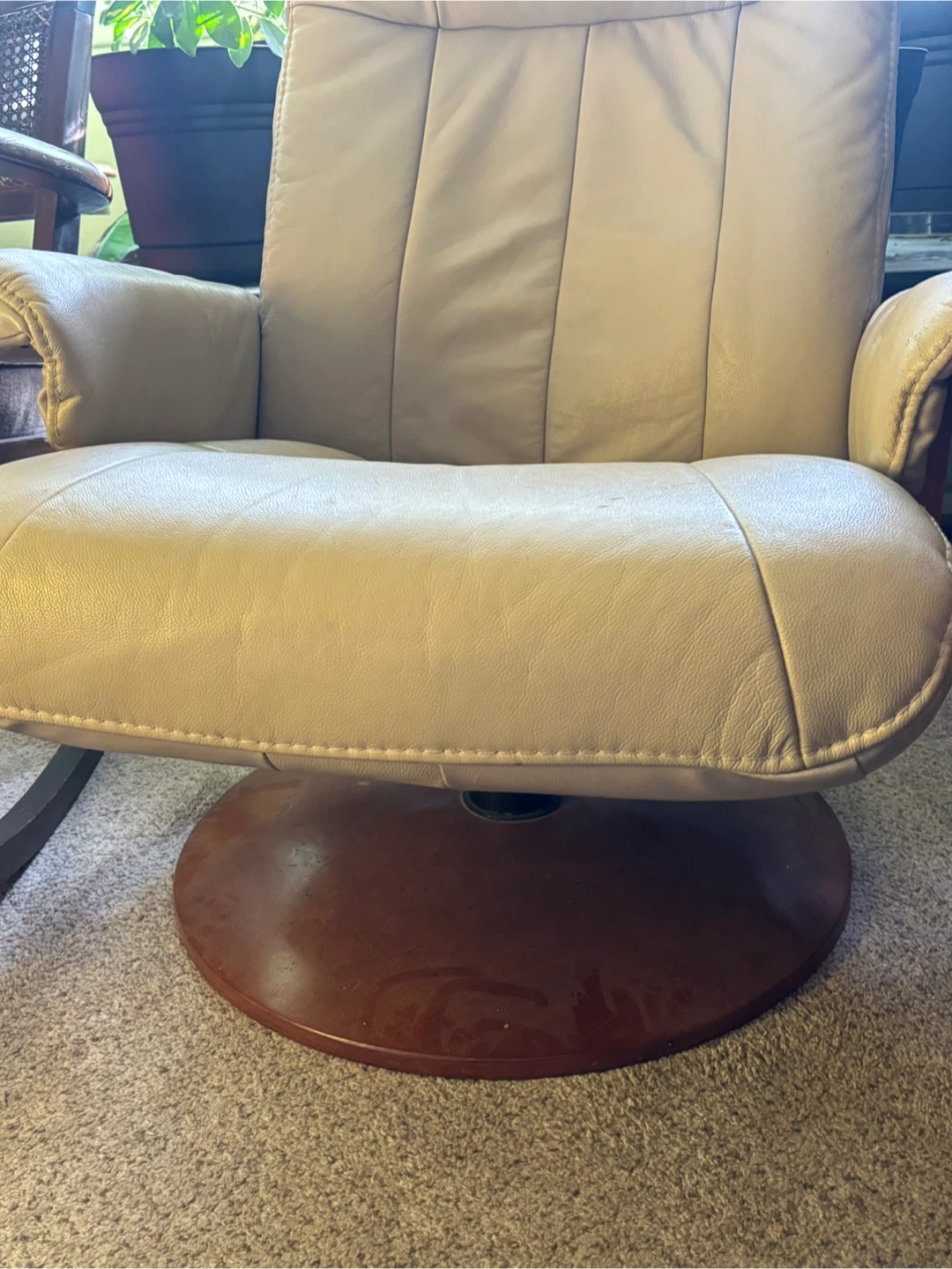 Tan Leather Recliner with Ottoman - photo 4
