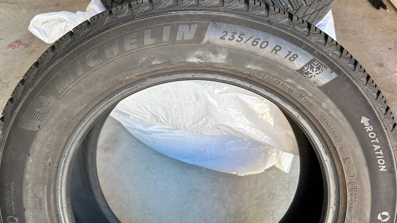 Michelin X-Ice Snow SUV 4 Tires 235/60 R18