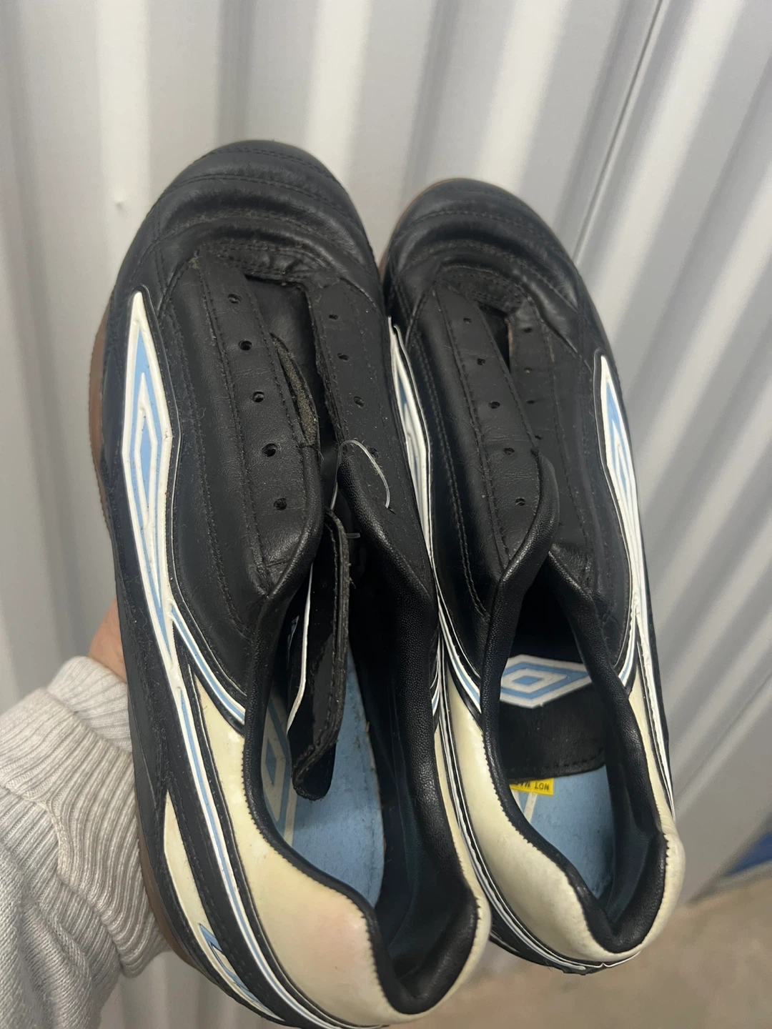 Umbro Antera Indoor Soccer Shoes Black