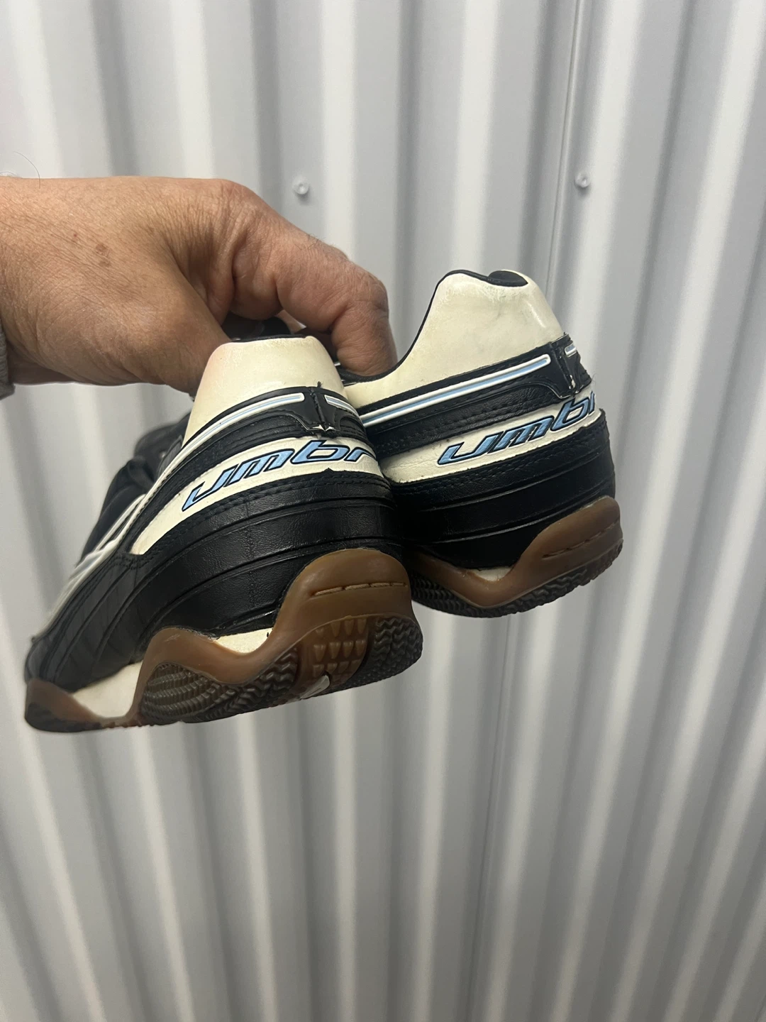 Umbro Antera Indoor Soccer Shoes Black - photo 4