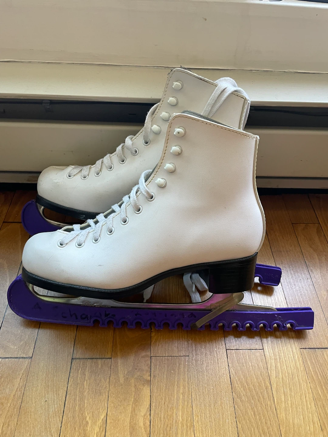 Glacier 110 Figure Skates Size 6