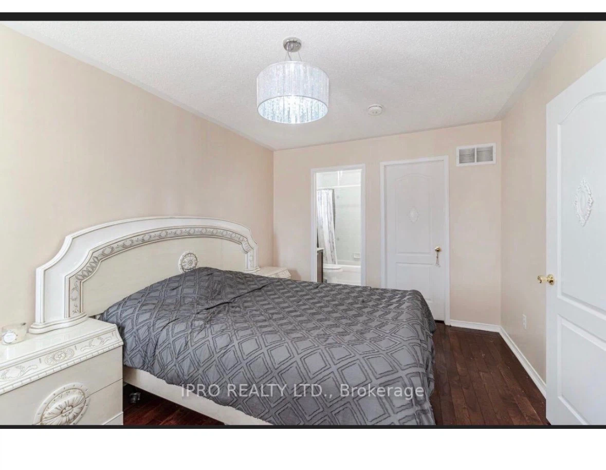 Upstairs Private room for rent