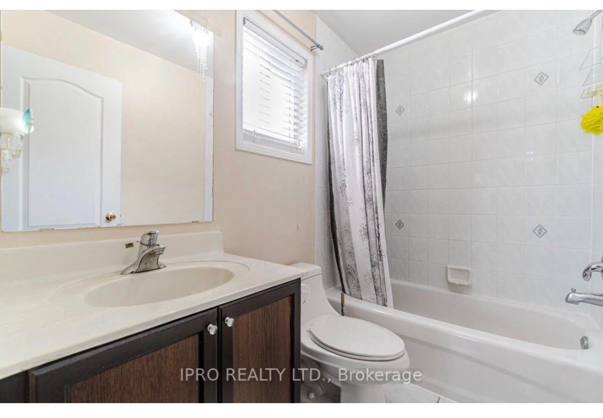 Upstairs Private room for rent - photo 3