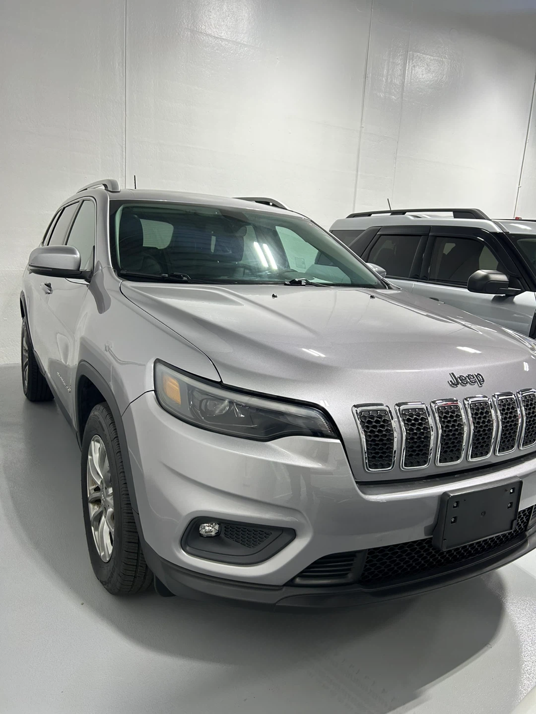 2019 Jeep Cherokee Latitude Plus 4WD - photo 2