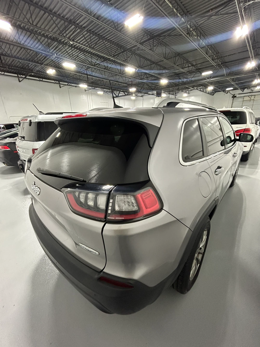 2019 Jeep Cherokee Latitude Plus 4WD - photo 3