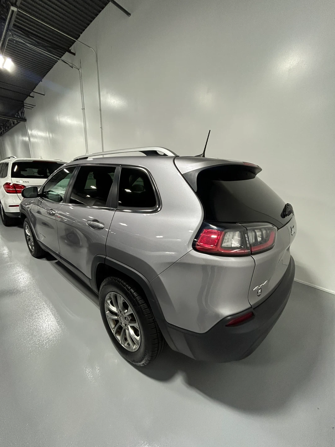 2019 Jeep Cherokee Latitude Plus 4WD - photo 4