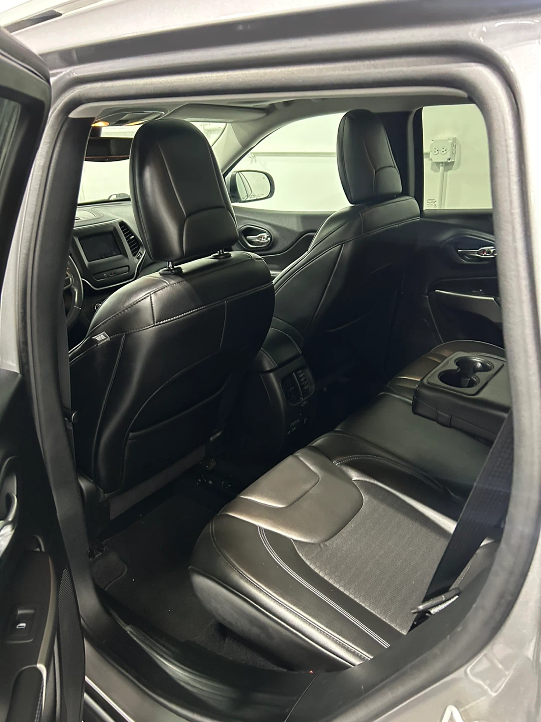 2019 Jeep Cherokee Latitude Plus 4WD - photo 5