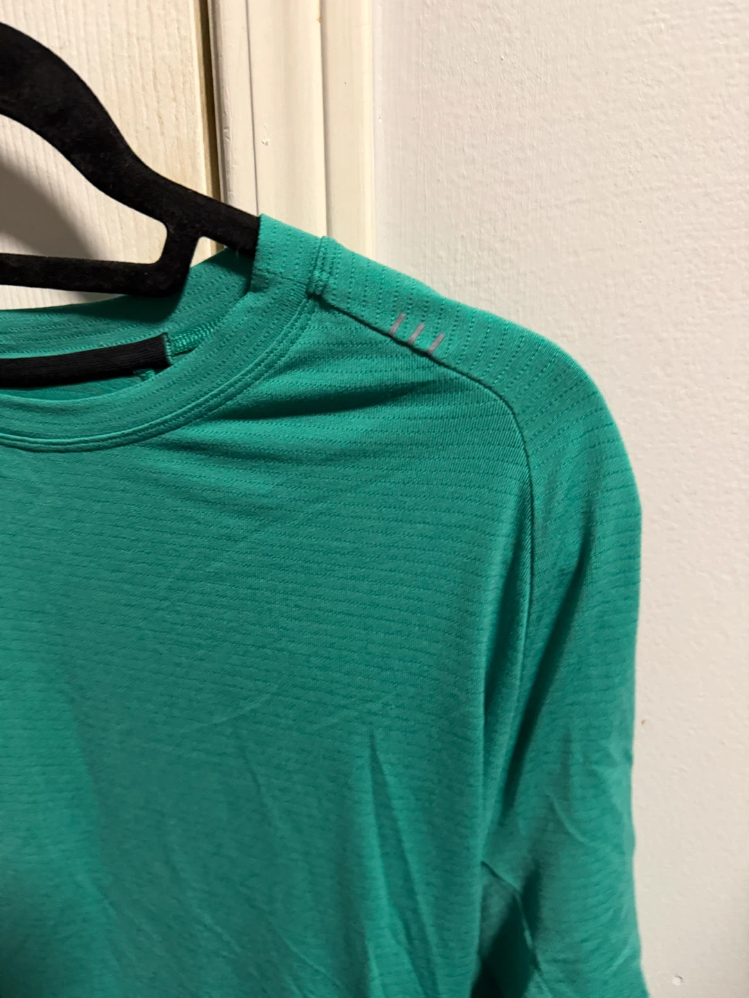 Lululemon Metal Vent Tech Shirt Green - photo 3