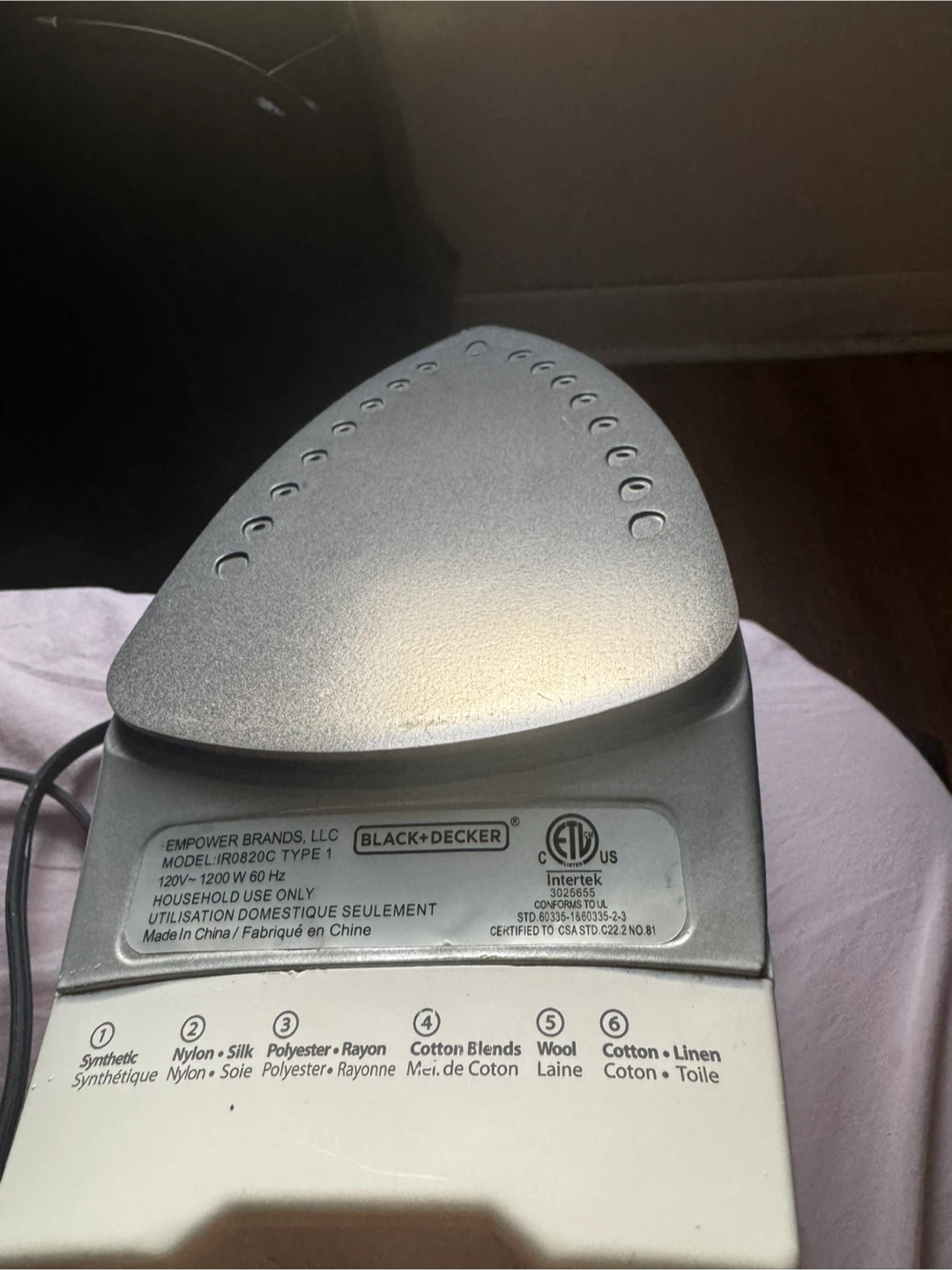 Black+Decker Steam Iron IR0820C - photo 2