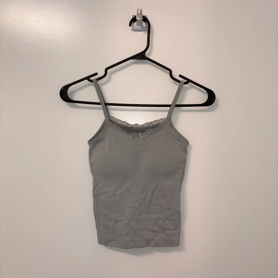 NEW - XS Light grey lace-trim padded cami tank top 🩶