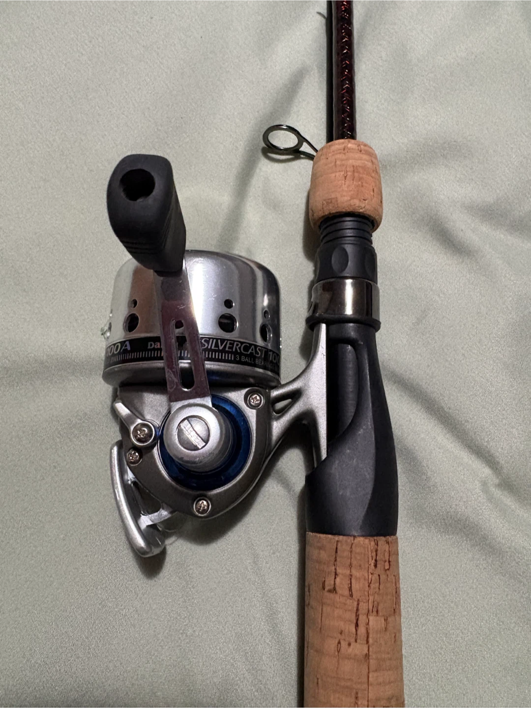 Daiwa Silvercast 100A Fishing Reel and Rod Combo - photo 2