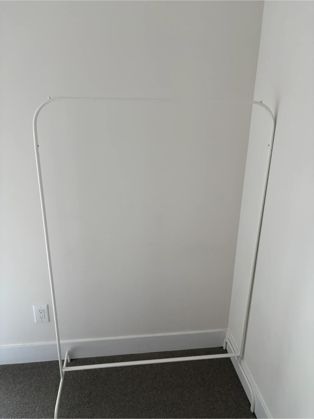 White Metal Clothing Rack - photo 3