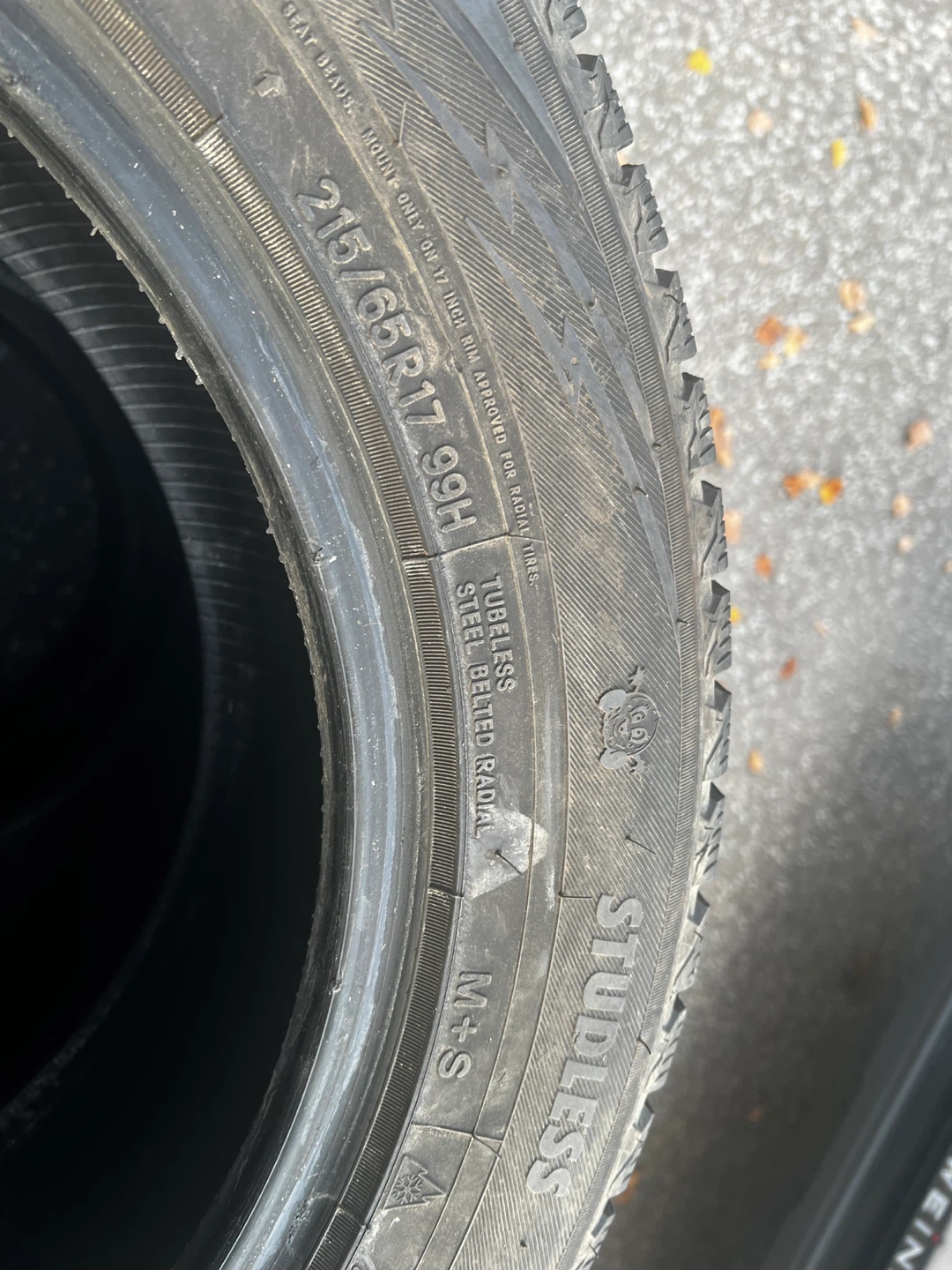 Winter tires Toyo 215/65/17