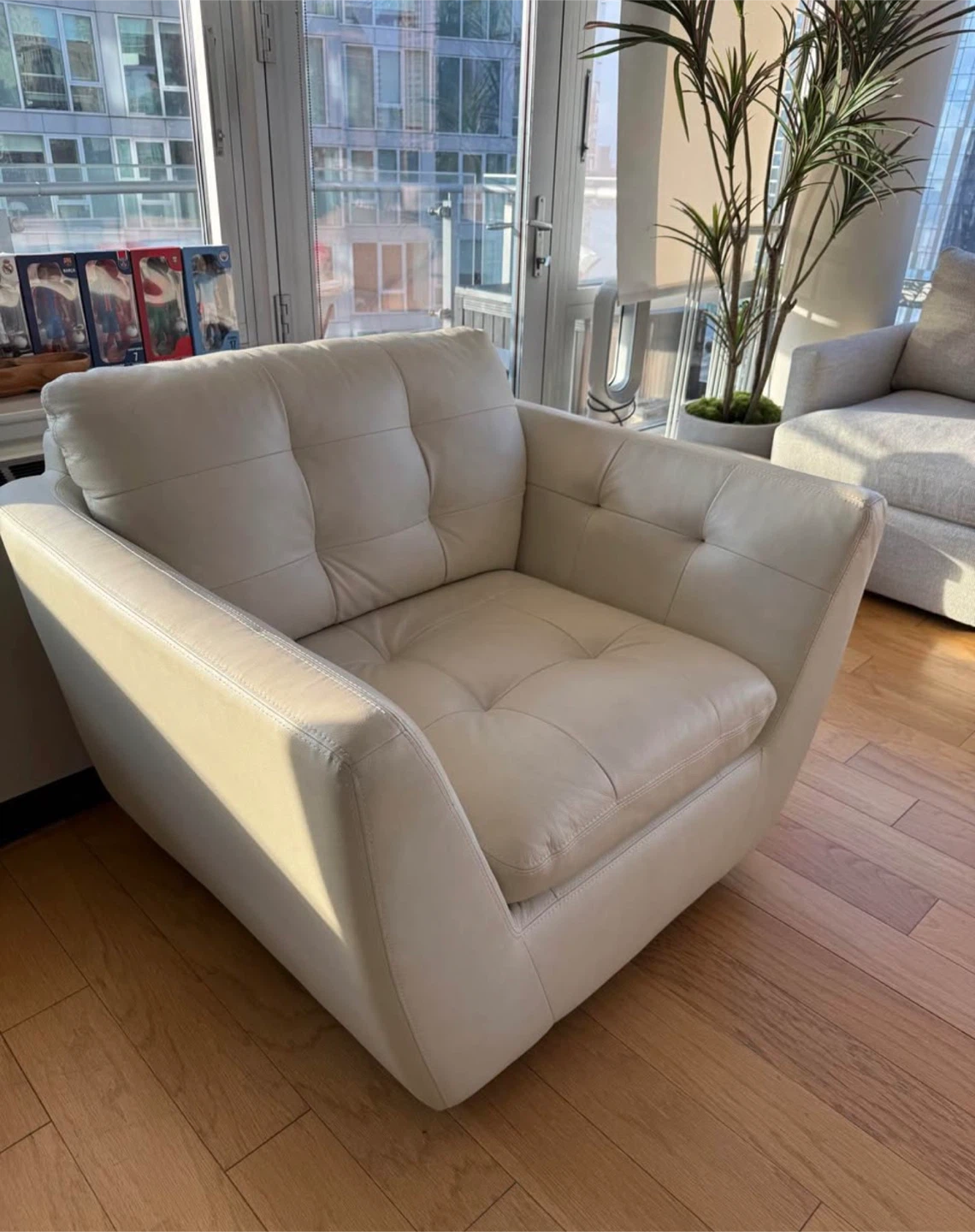 Raymour & Flanigan Damar Leather Chair