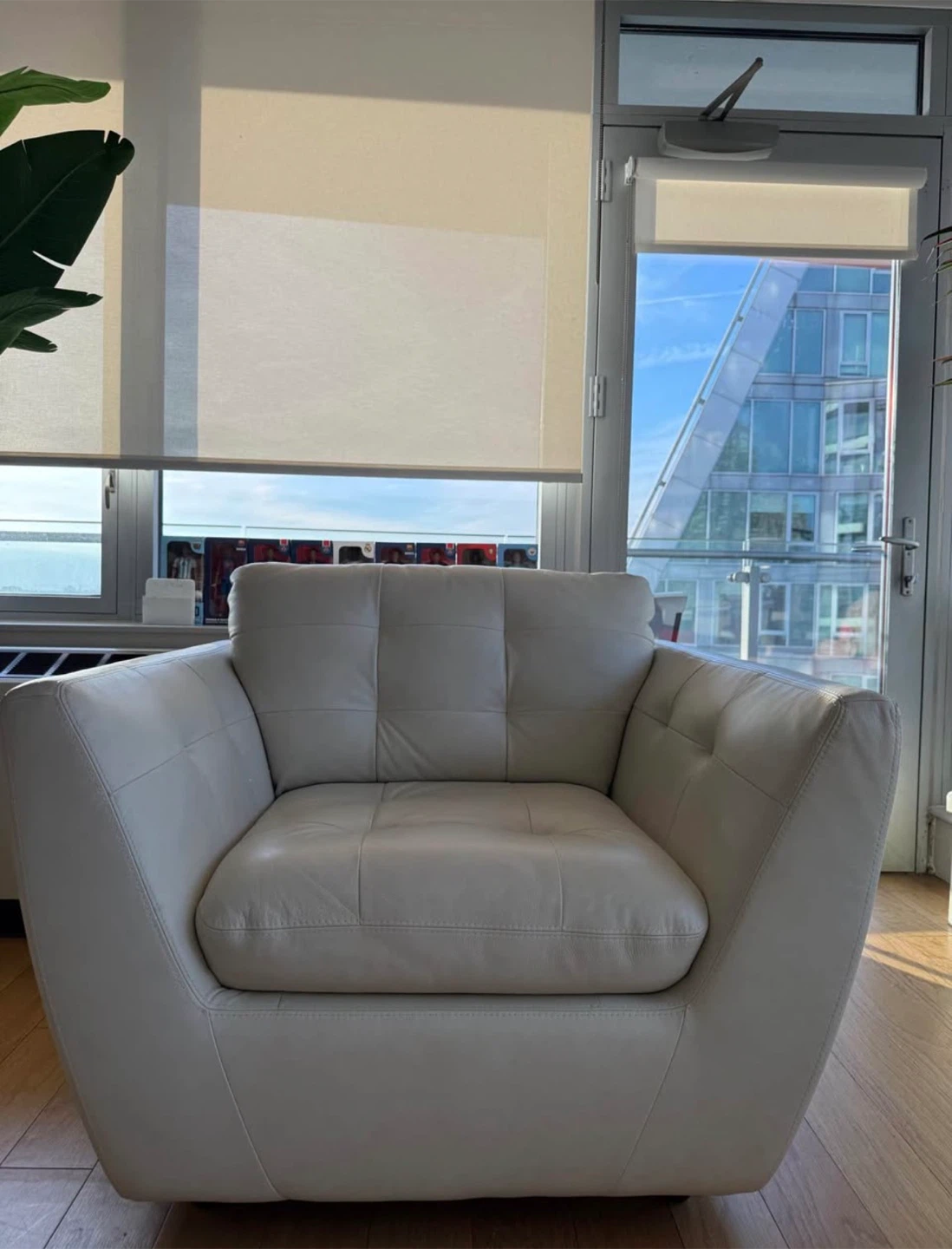 Raymour & Flanigan Damar Leather Chair - photo 4