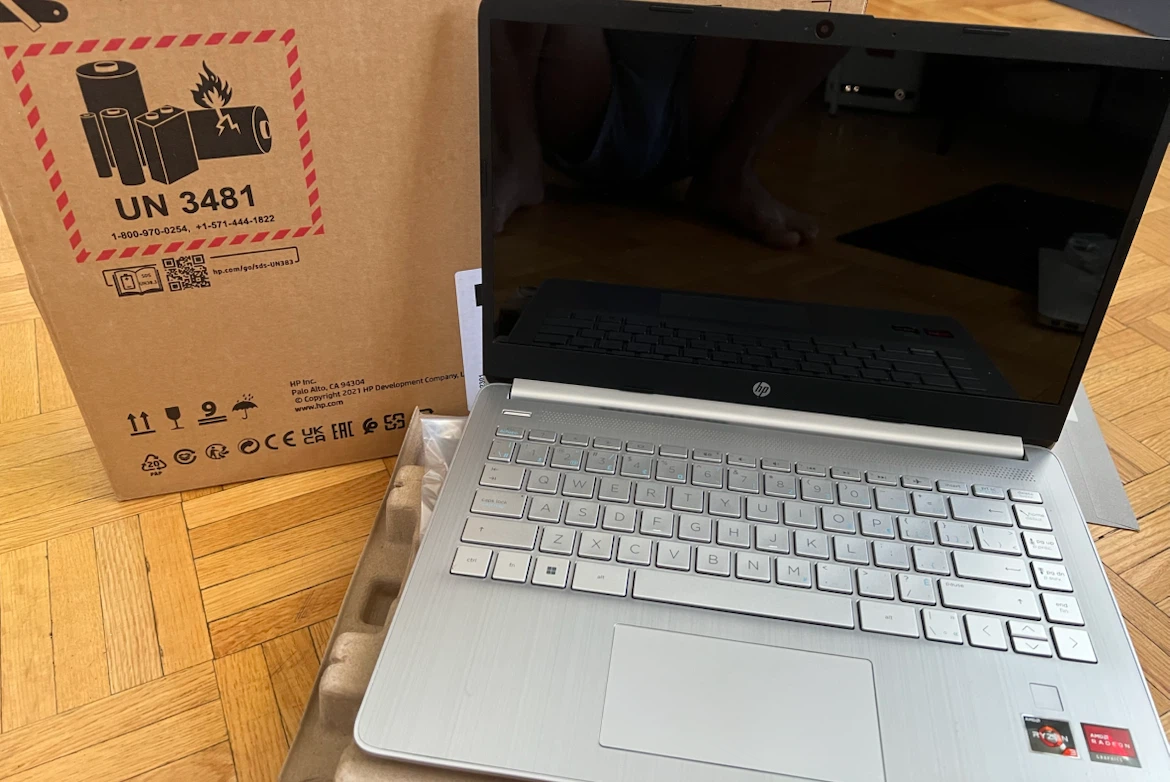 HP Laptop 14-fq0038ca Silver - photo 3