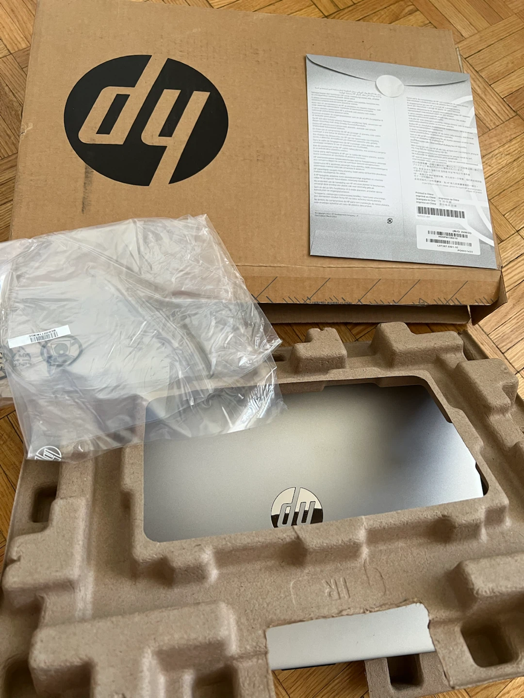 HP Laptop 14-fq0038ca Silver - photo 4