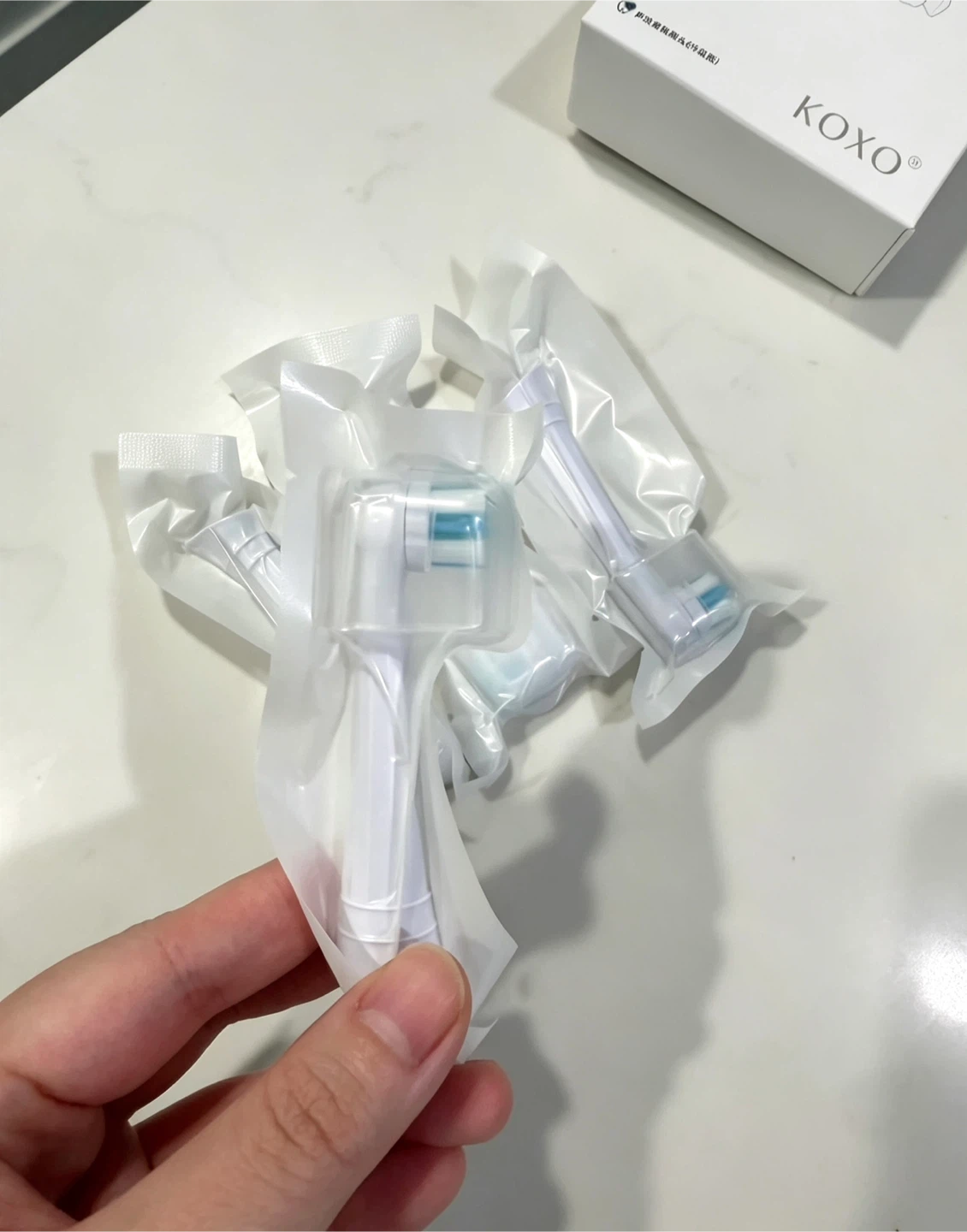 Oral B IO series Electric Toothbrush Replacement Heads - photo 3