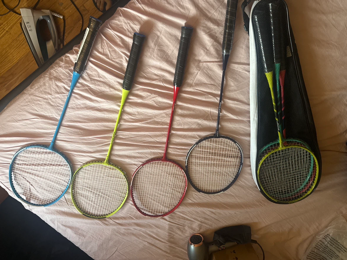 Perfly Badminton Set of 8 Badminton Rackets + 2 Carrying Bags - photo 2